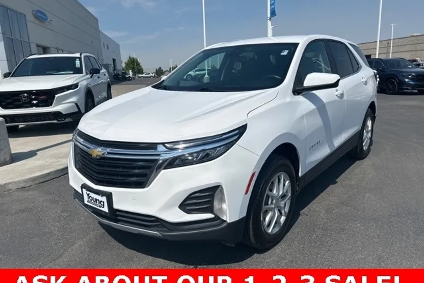 2022 Chevrolet Equinox LT photo 1