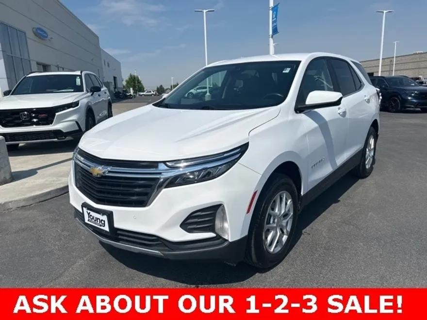 2022 Chevrolet Equinox LT photo 1