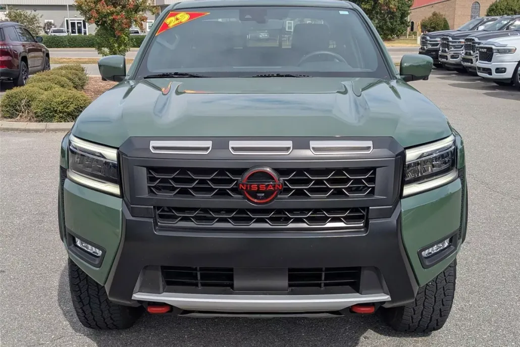 2025 Nissan Frontier PRO-4X Crew Cab photo 1