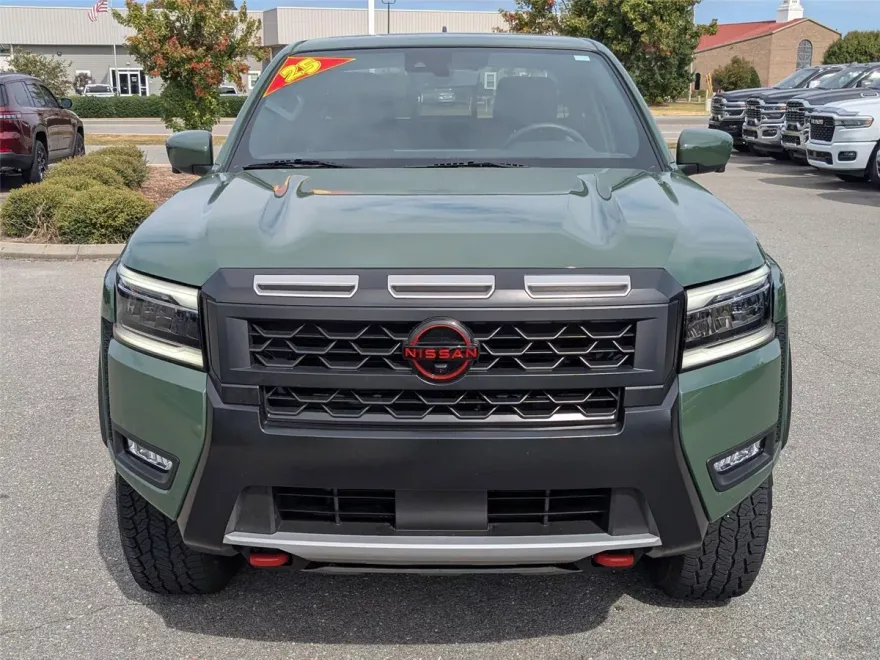 2025 Nissan Frontier PRO-4X Crew Cab photo 1
