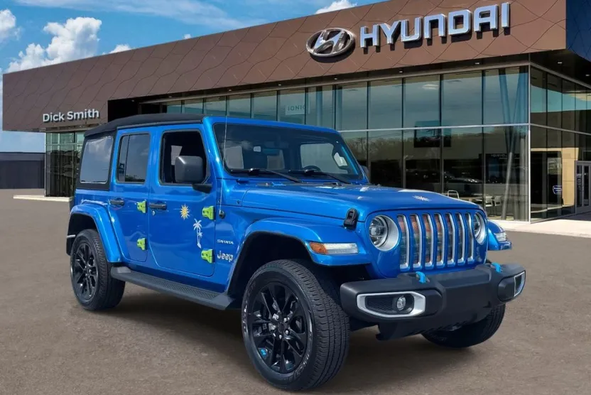 2022 Jeep Wrangler Unlimited Sahara 4xe photo 1
