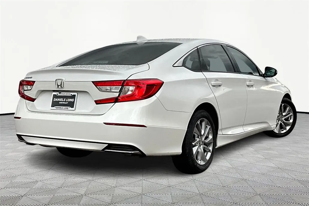 2018 Honda Accord LX photo 1