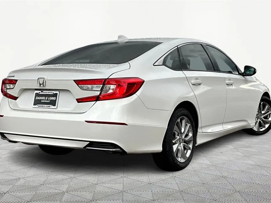 2018 Honda Accord LX photo 1