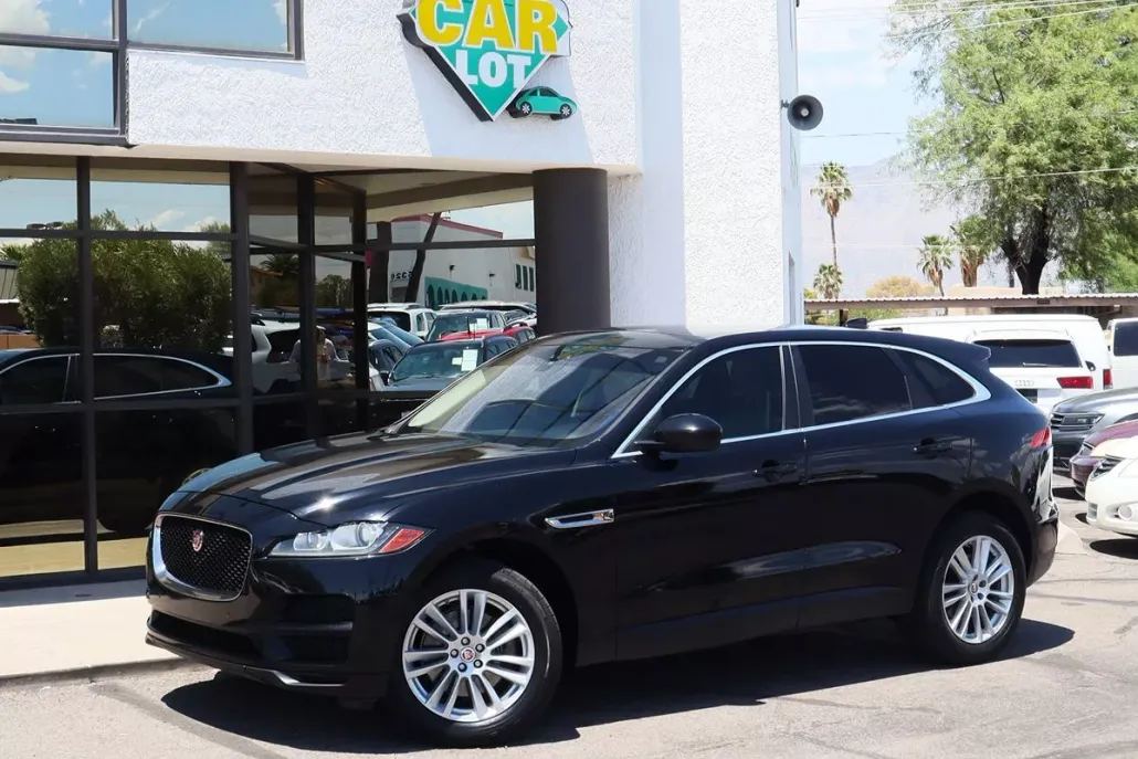 2019 Jaguar F-PACE Prestige photo 1