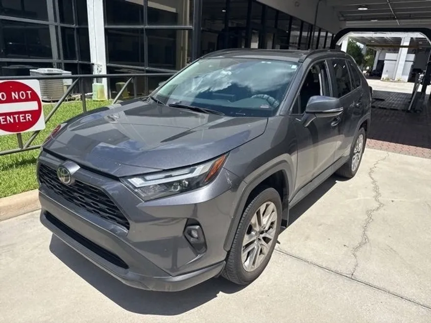 2024 Toyota RAV4 XLE Premium photo 1