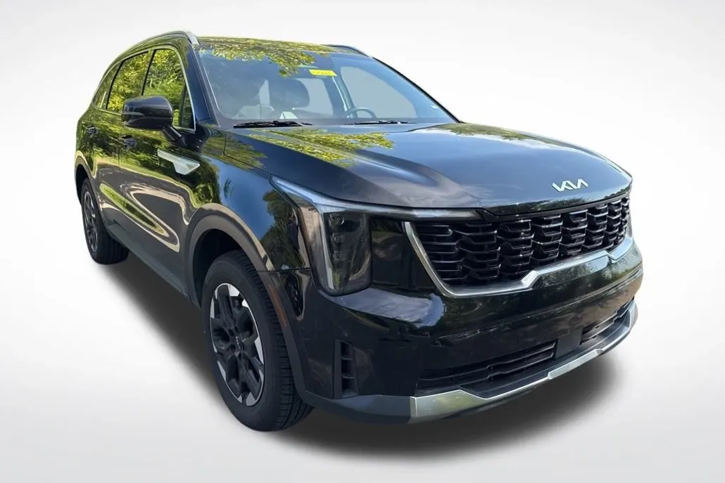 2024 Kia Sorento S photo 1