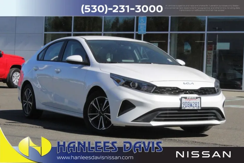 2023 Kia Forte LXS photo 1