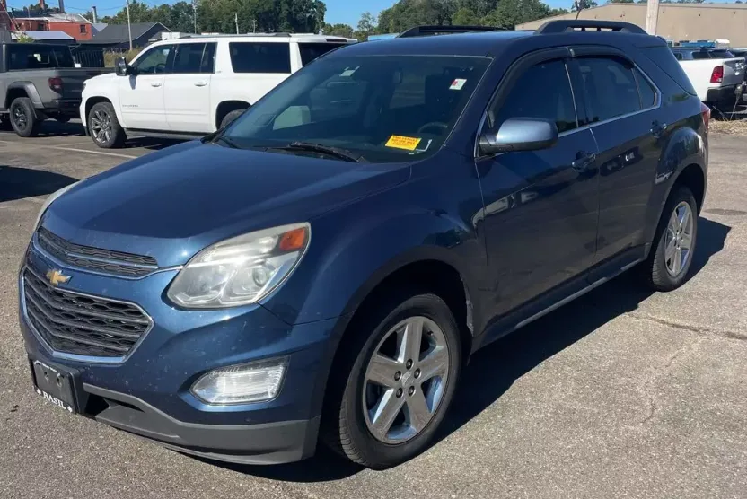 2016 Chevrolet Equinox LT photo 1