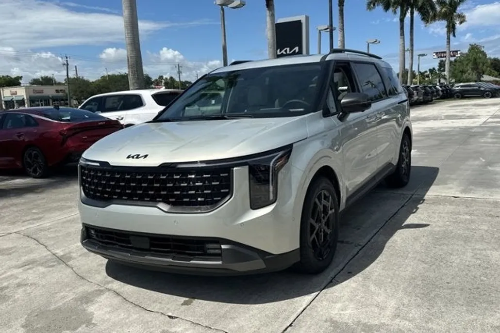 2026 Kia Carnival SX Prestige photo 1