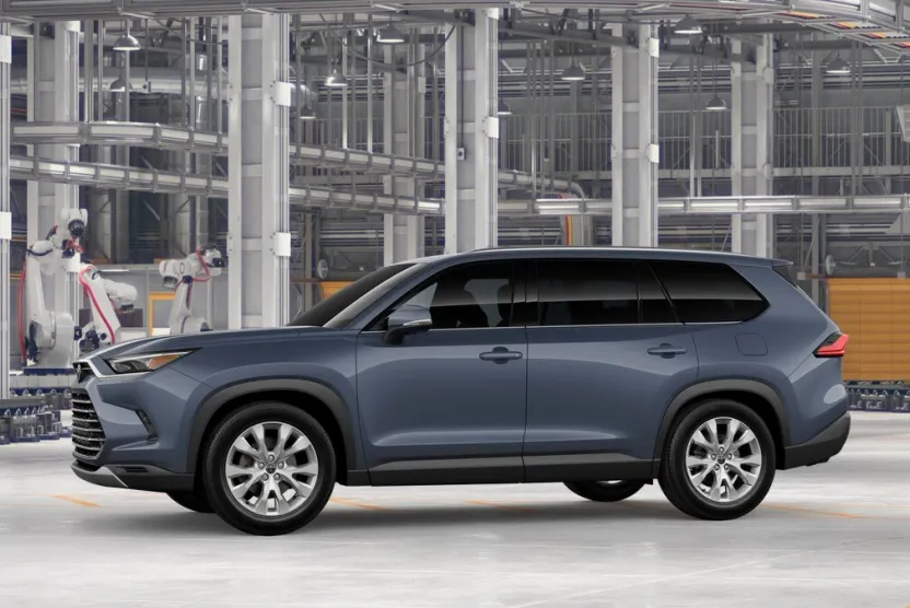 2026 Toyota Highlander Limited Hybrid photo 1