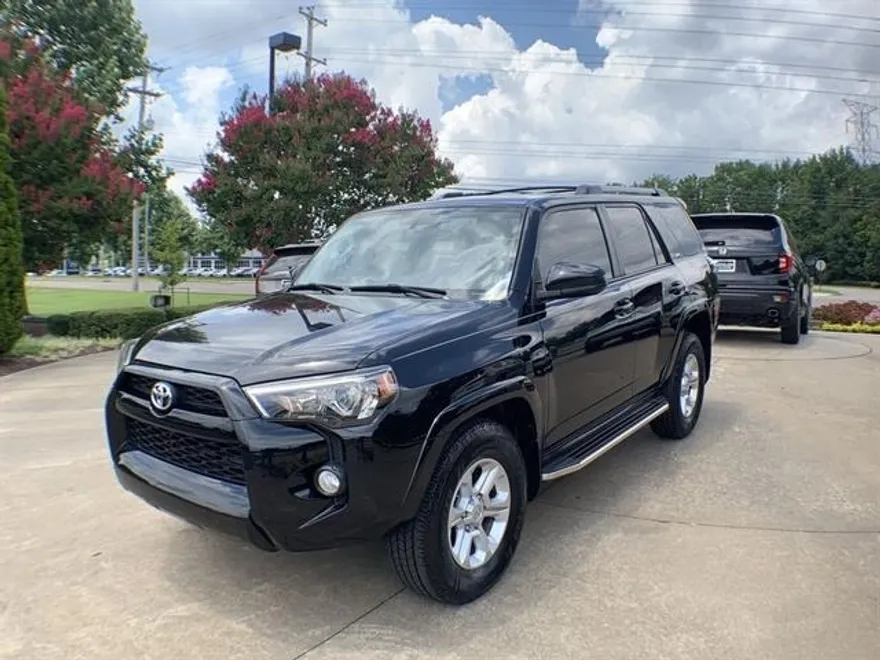 2019 Toyota 4Runner SR5 photo 1