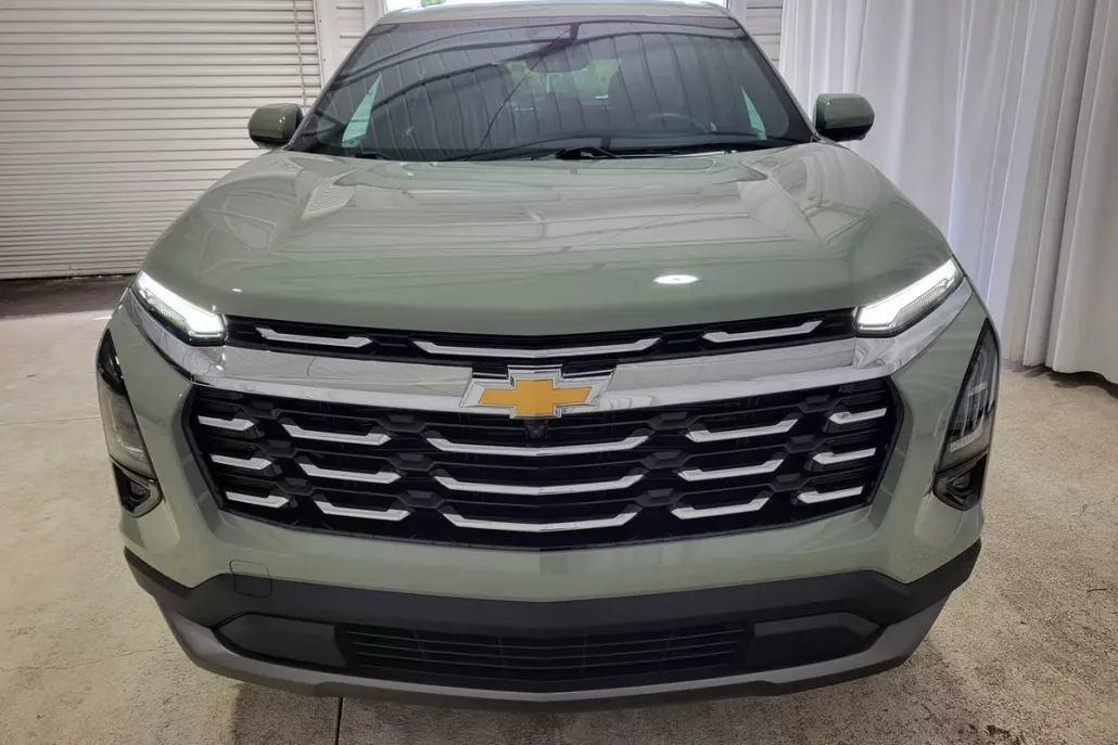 2025 Chevrolet Equinox LT photo 1