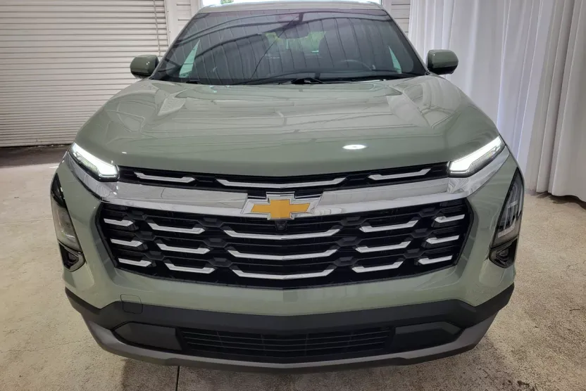 2025 Chevrolet Equinox LT photo 1