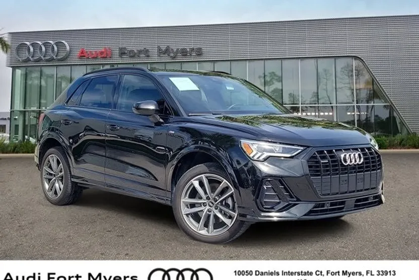 2023 Audi Q3 45 TFSI S line Premium photo 1