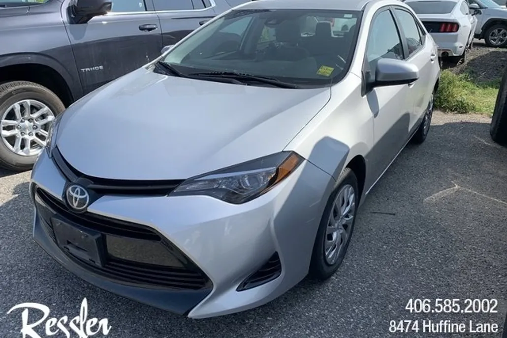 2018 Toyota Corolla LE photo 1