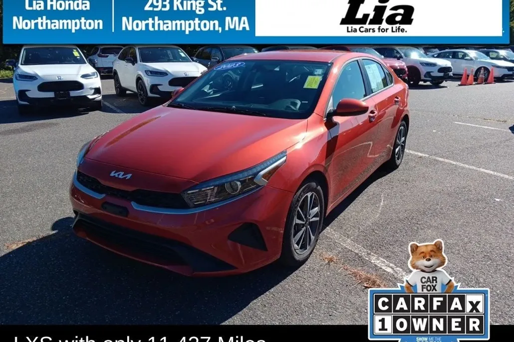 2023 Kia Forte LXS photo 1