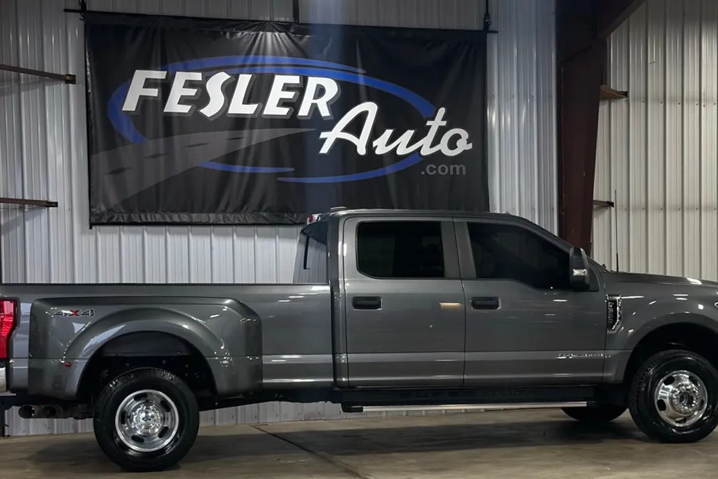2022 Ford F-350 XL photo 1