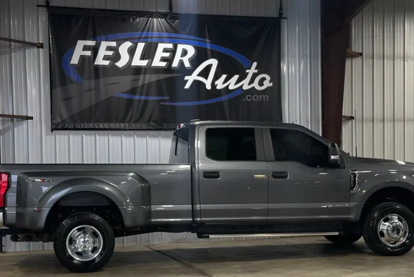 2022 Ford F-350 XL photo 1