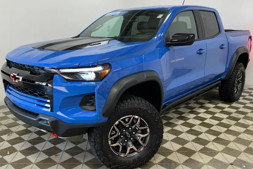 2025 Chevrolet Colorado ZR2 photo 1