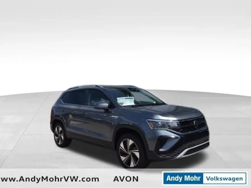 2024 Volkswagen Taos SE photo 1