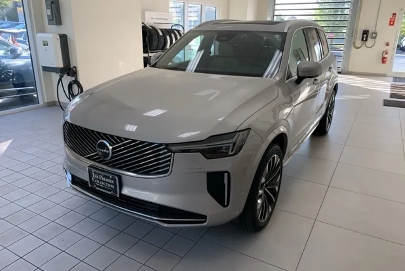 2025 Volvo XC90 Plus photo 1