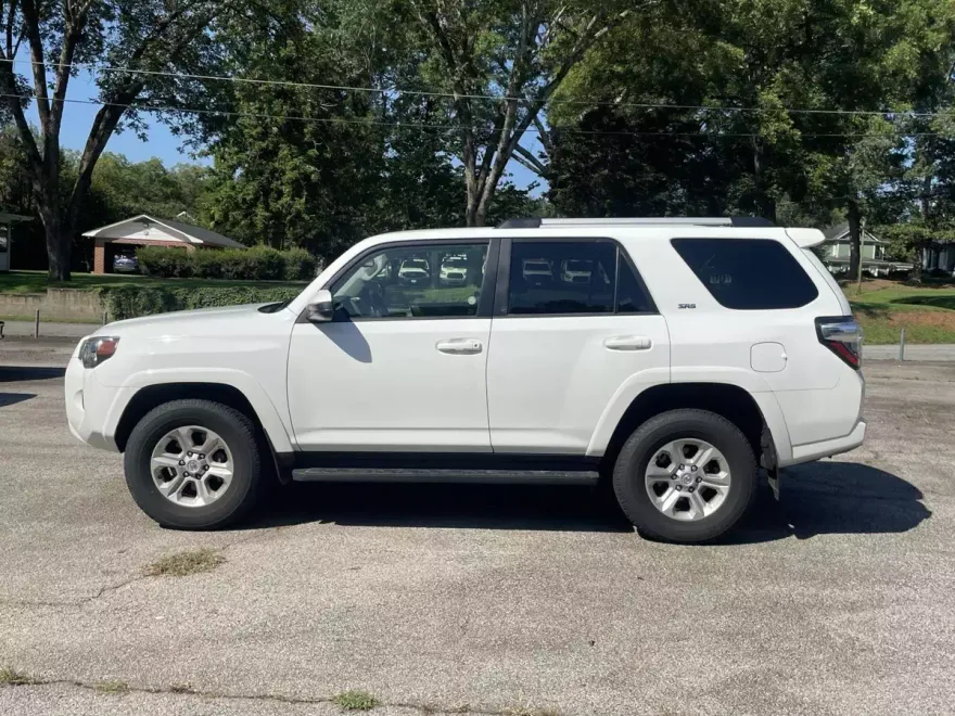 2024 Toyota 4Runner SR5 photo 1