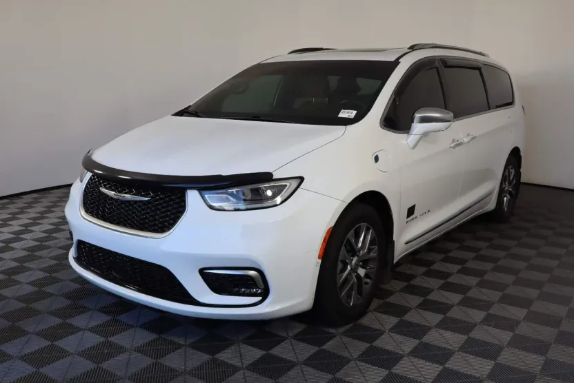 2022 Chrysler Pacifica Hybrid Pinnacle photo 1