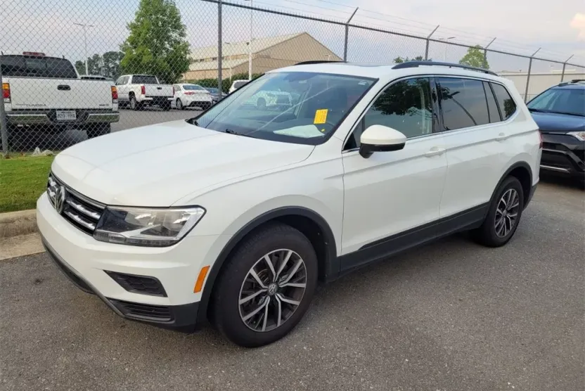 2019 Volkswagen Tiguan SE R-Line photo 1