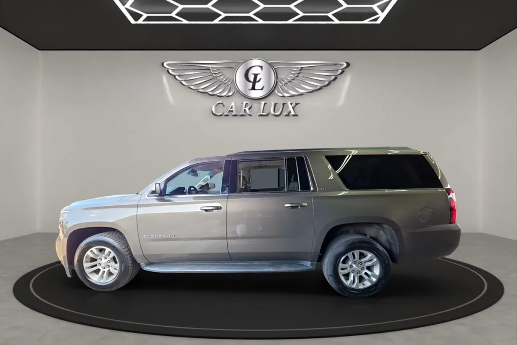 2016 Chevrolet Suburban LS photo 1