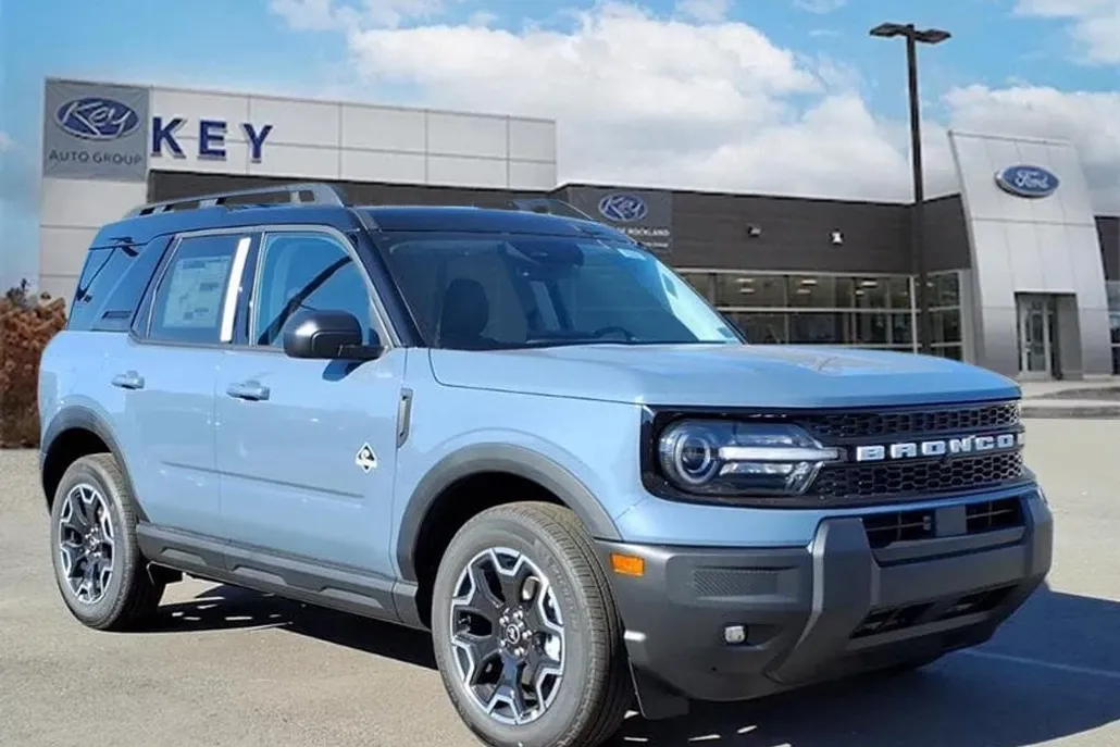 2025 Ford Bronco Sport Outer Banks photo 1