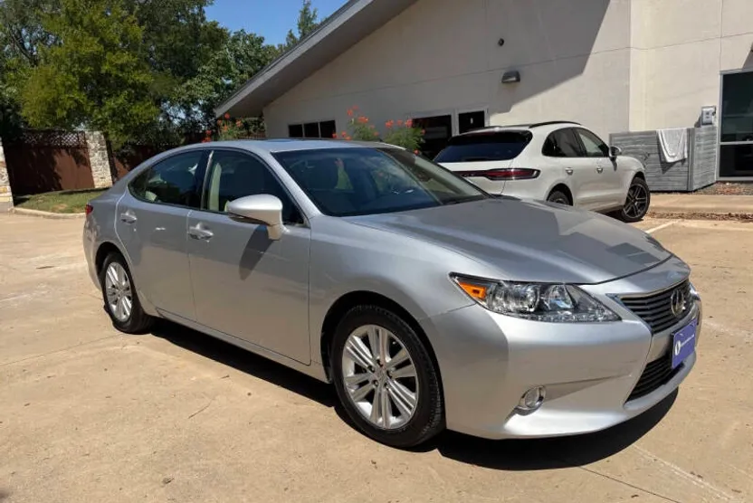 2013 Lexus ES 350 photo 1