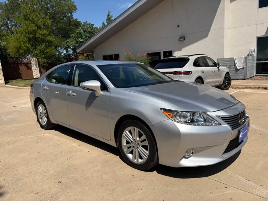 2013 Lexus ES 350 photo 1
