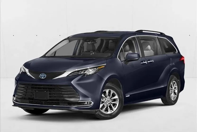 2024 Toyota Sienna XLE photo 1