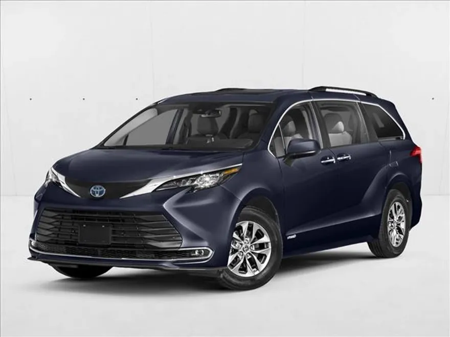 2024 Toyota Sienna XLE photo 1