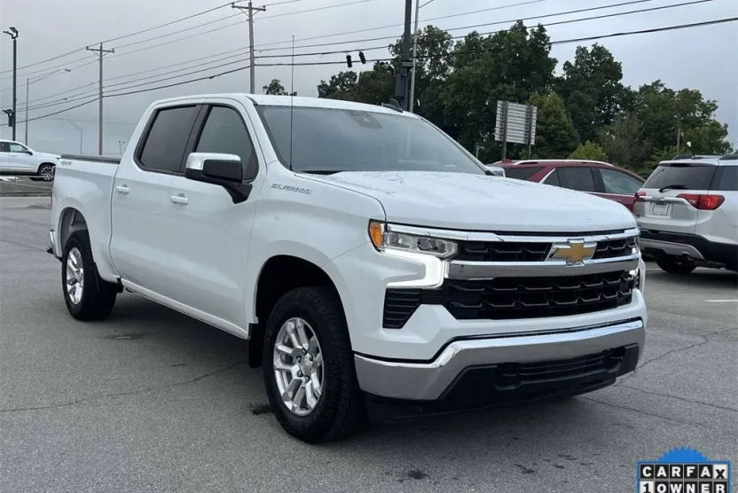 2023 Chevrolet Silverado 1500 LT photo 1