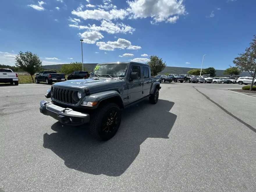 2025 Jeep Gladiator Sport photo 1