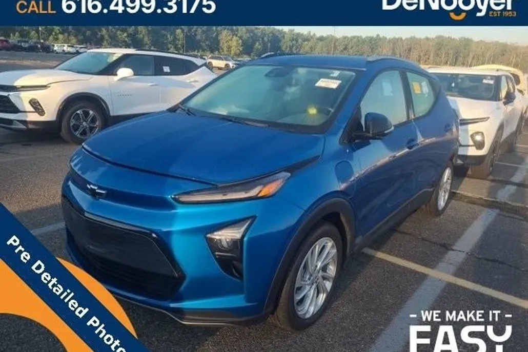 2023 Chevrolet Bolt EUV photo 1