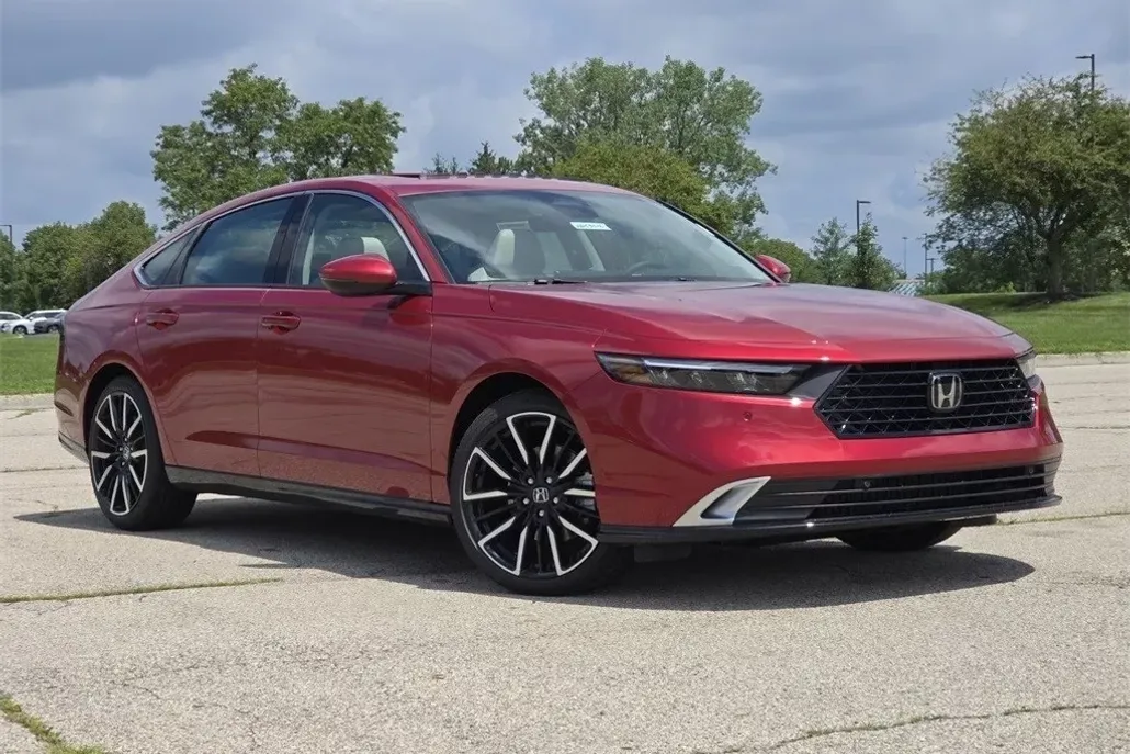 2025 Honda Accord Touring photo 1