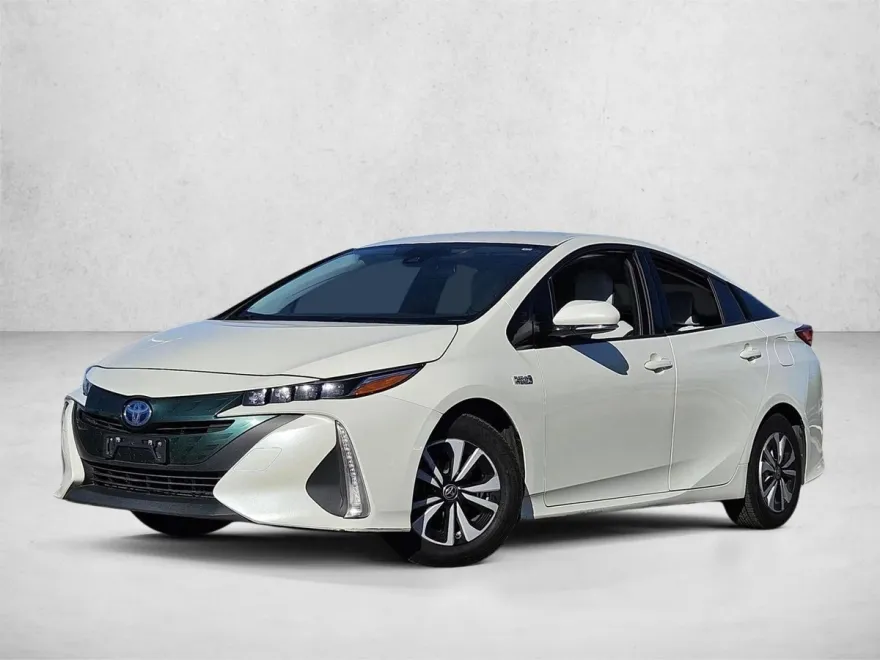 2018 Toyota Prius Prime Premium photo 1