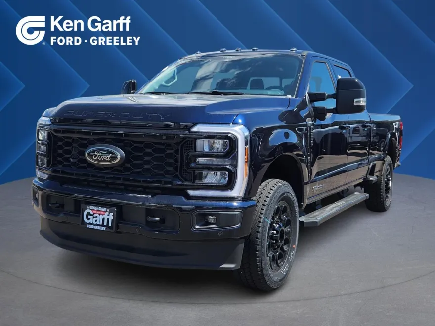 2025 Ford F-250 Lariat photo 1