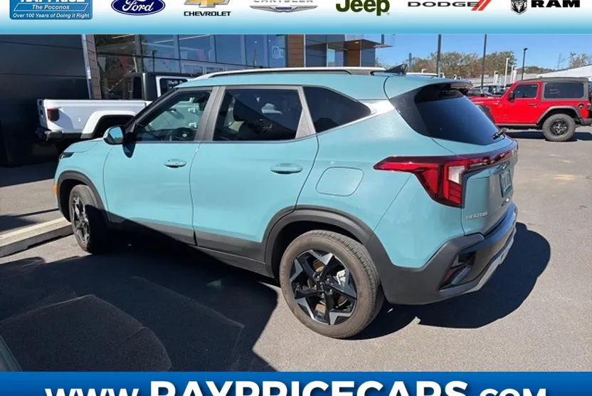 2024 Kia Seltos EX photo 1