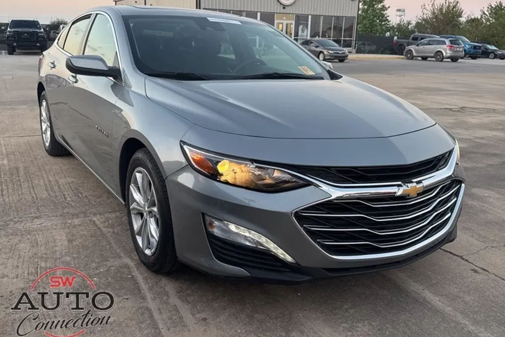 2024 Chevrolet Malibu 1LT photo 1