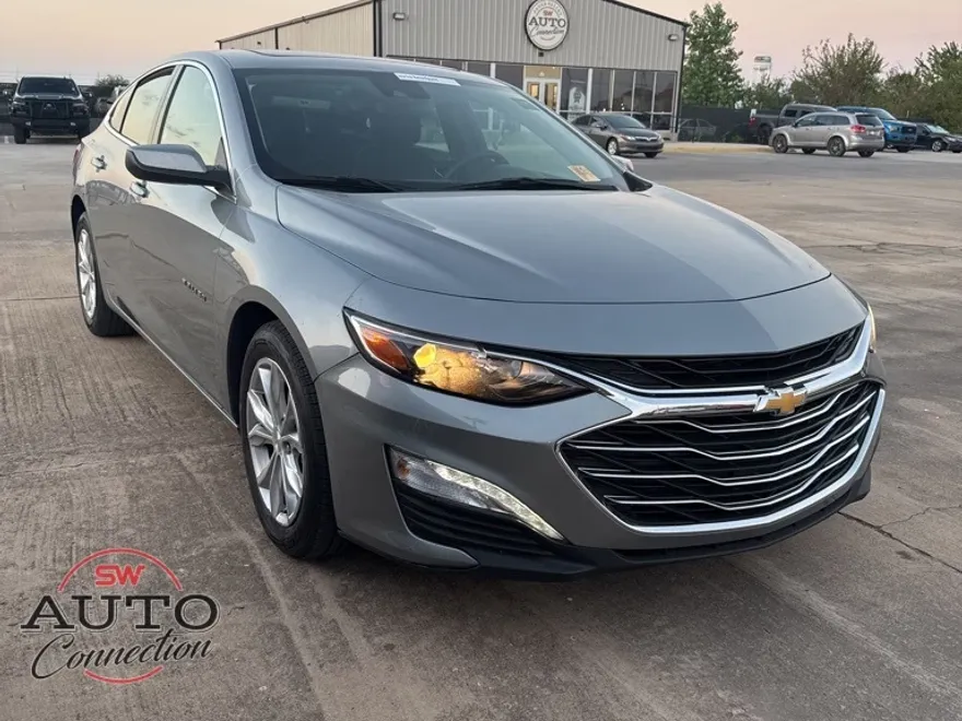 2024 Chevrolet Malibu 1LT photo 1