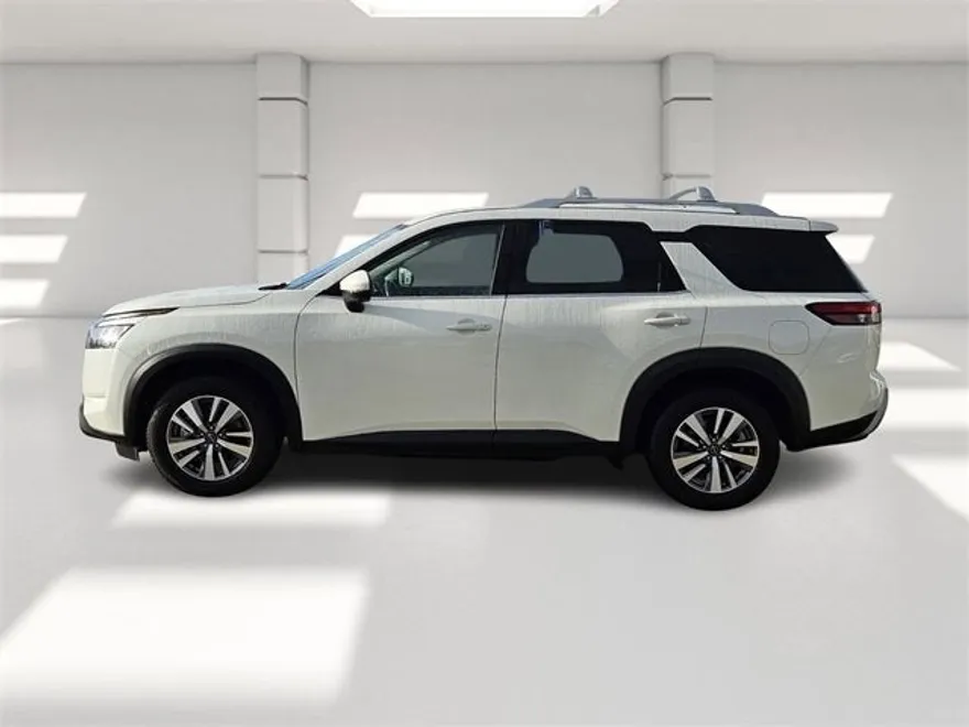 2023 Nissan Pathfinder SL photo 1
