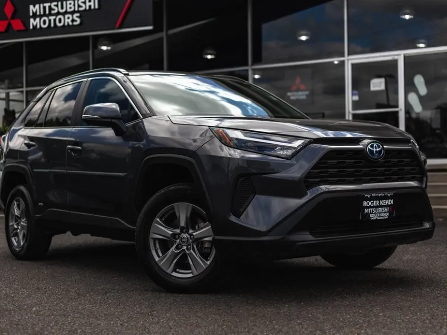 2024 Toyota RAV4 Hybrid LE photo 1