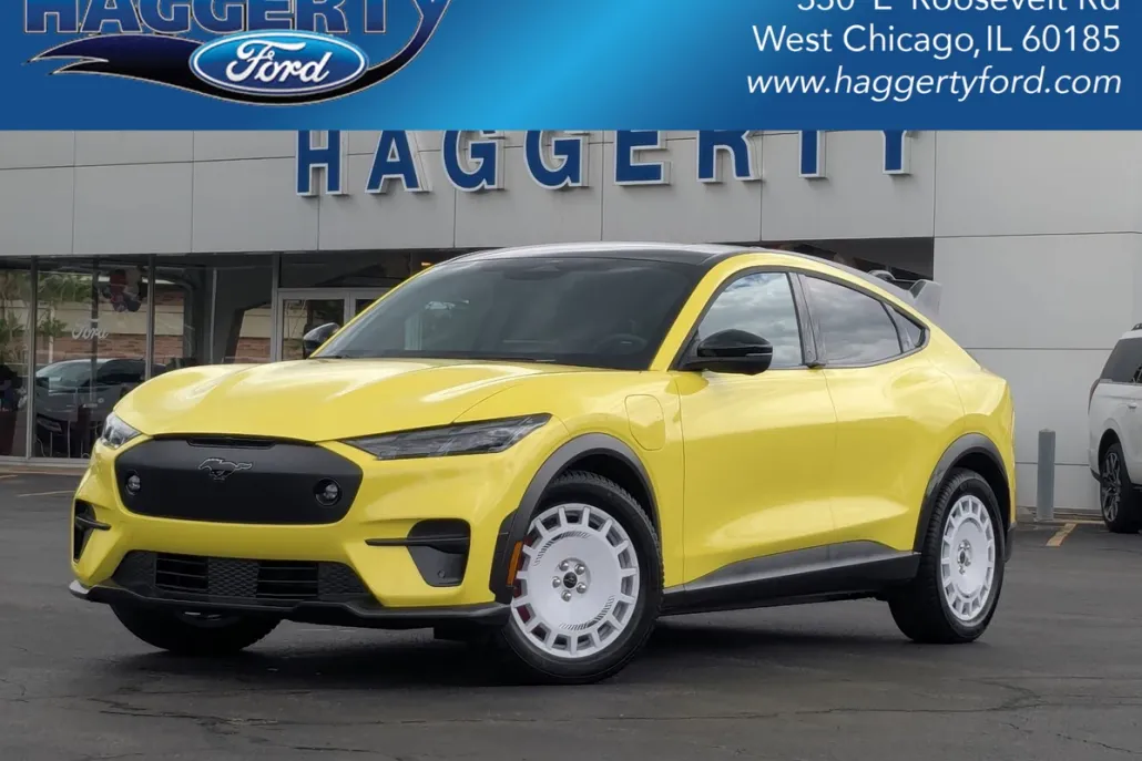2025 Ford Mustang Mach-E GT photo 1