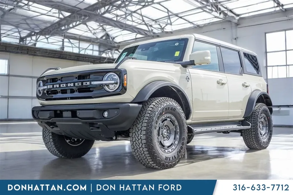 2025 Ford Bronco Outer Banks photo 1