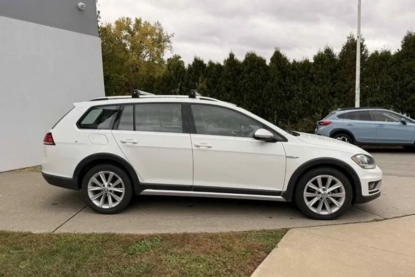 2018 Volkswagen Golf Alltrack TSI S 4Motion photo 1