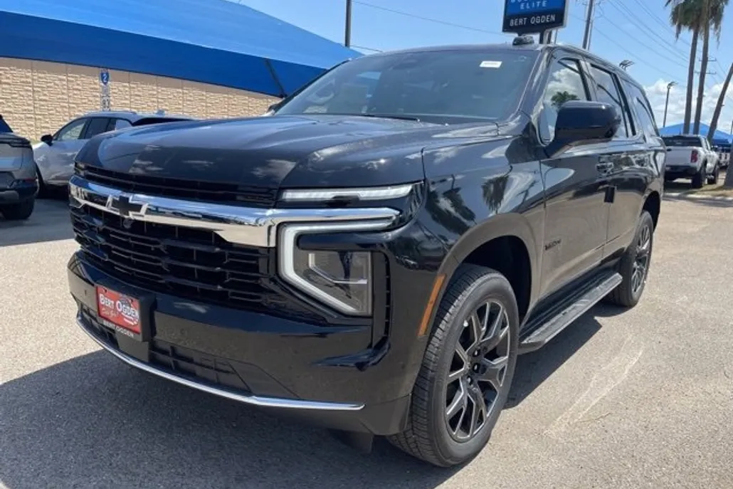 2025 Chevrolet Tahoe LS photo 1
