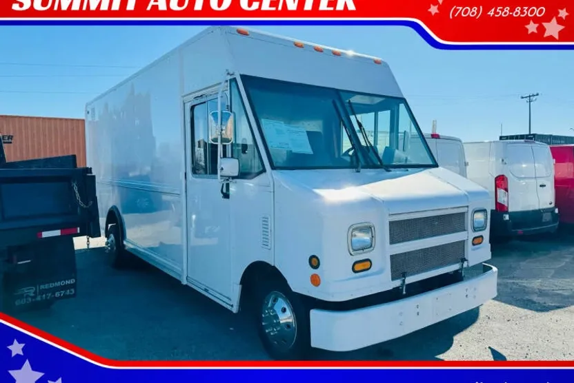 2004 Ford E-350 photo 1